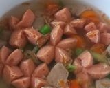 Foto langkah ke 3 dari resep Soup kembang sosis bakso.