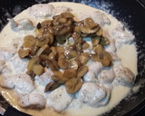 Foto del paso 7 de la receta: Pollo a la crema de brandy y champiñones glaseados
