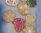 Foto del passaggio 11 della ricetta Biscotti di natale decorati glutenfree e vegan