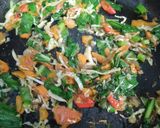 Foto langkah ke 5 dari resep Mie Goreng Instant.