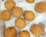 A picture of step 4 of Crispy Corn Cheese Balls.