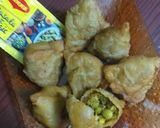 A picture of step 8 of Matar Samosa.