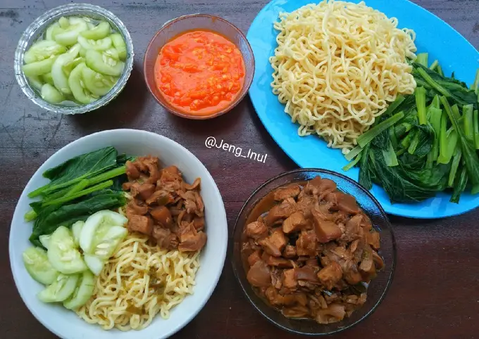 Langkah-langkah untuk membuat Resep Mie Ayam Jamur Tiram Rumahan