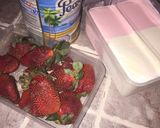 A picture of step 1 of Strawberry milkshake.