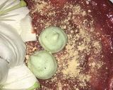 Foto del paso 16 de la receta: Tarta de queso con coulis de fresa decorado con besos de merengue