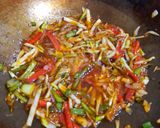 રોટી નુડલ્સ (Roti Noodles Recipe In Gujarati) રેસીપી સ્ટેપ4ફોટો