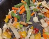 Keleti ízek wok zöldség-saláta recept fázis 1 fotója