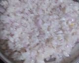 A picture of step 2 of Onion paratha.