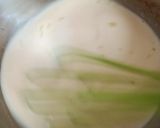 Foto langkah ke 2 dari resep Matcha Panna Cotta with Strawberry Compote.