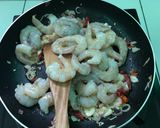 Foto langkah ke 3 dari resep Udang saus tiram.