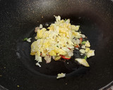 Foto langkah ke 3 dari resep Nasi Orak Arik Telur Kemangi.