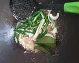 Foto langkah ke 2 dari resep Tongkol Asap Cabe Ijo.