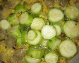Foto langkah ke 2 dari resep Sayur Bening Oyong.