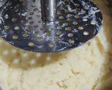 A picture of step 1 of Street Style Vadapav.