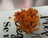 Une image de l'étape 6 de Salade de fruits aux deux melons, raisins et abricots.