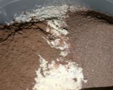 Foto langkah ke 3 dari resep Brownies kukus Coklat Pandan.