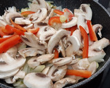 Foto del paso 3 de la receta: Verduras picantes y chuleta de Sajonia sabor Cookpad