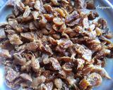 A picture of step 2 of Dried  Figs  Dates  and Nuts Roll.