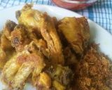 Foto langkah ke 2 dari resep Ayam goreng bumbu kelapa.