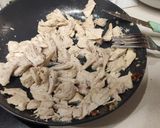 Foto del paso 3 de la receta: "Canelones" de berenjena rellenos de pollo y calabacín