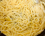 A picture of step 1 of Spaghetti with tuna, green olives and cherry tomatoes.