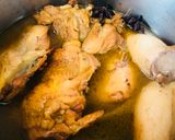 Hình bước làm 5 của món Gà hầm nấm đùi gà