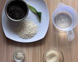 Foto langkah ke 5 dari resep Pie Ketan Hitam Saus Saffron.
