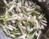 Hình bước làm 1 của món Hành muối
