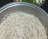 शेजवान नूडल्स विथ मंचूरियन (Schezwan noodles with manchurian recipe in Hindi) रेसिपी चरण 2 फोटो