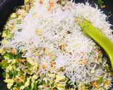 A picture of step 4 of Fried rice.