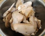 Foto langkah ke 2 dari resep Sayap ayam goreng mentega.