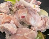 Foto langkah ke 1 dari resep Garang Asem Ayam Santan (Tanpa Daun Pisang).