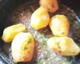 Foto del paso 1 de la receta: Papas en mantequilla y perejil