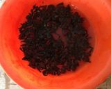 A picture of step 2 of Hibiscus/Ginger/Baobab Juice.
