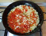 Foto del paso 2 de la receta Arroz con merluza y verduras muy fácil de preparar