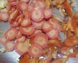 A picture of step 2 of Tomato carrot soup.
