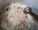 A picture of step 1 of Chicken polaw.