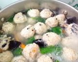 Foto langkah ke 3 dari resep Sop Bakso Lohoa Bayam.