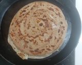 A picture of step 5 of Egg cheese paratha.