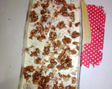 Foto del paso 2 de la receta: Chocolate blanco con sal rosa y pipas garrapiñadas