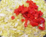 Foto del paso 4 de la receta: Tortilla de Merluza con Piquillos
