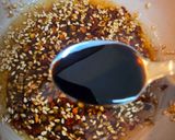 Foto del paso 3 de la receta: Ensalada crujiente de col morada y zanahoria estilo asiático