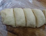 Hình bước làm 2 của món Bánh mì xúc xích phô mai