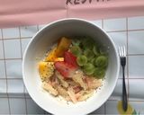 Hình bước làm 2 của món Eat clean: Yến mạch sữa chua hoa quả