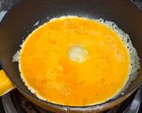 รูปขั้นตอนการทำที่ 4 ของ ข้าวไข่ข้นกุ้ง