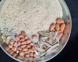 तिल सूखे मेवे की बर्फी - Til Dry Fruits Burfi Recipe रेसिपी चरण 1 फोटो