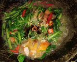 Foto langkah ke 5 dari resep Masakan rumahan sederhana Tumis Kangkung.