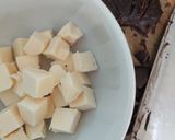 Foto langkah ke 3 dari resep Bola-bola pisang goreng isi.