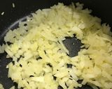 A picture of step 1 of Chilli con carne.