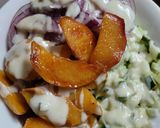 Foto del paso 9 de la receta: Ensalada🥗de duraznos🍑, pepino y cebolla morada🧅🍑🥙